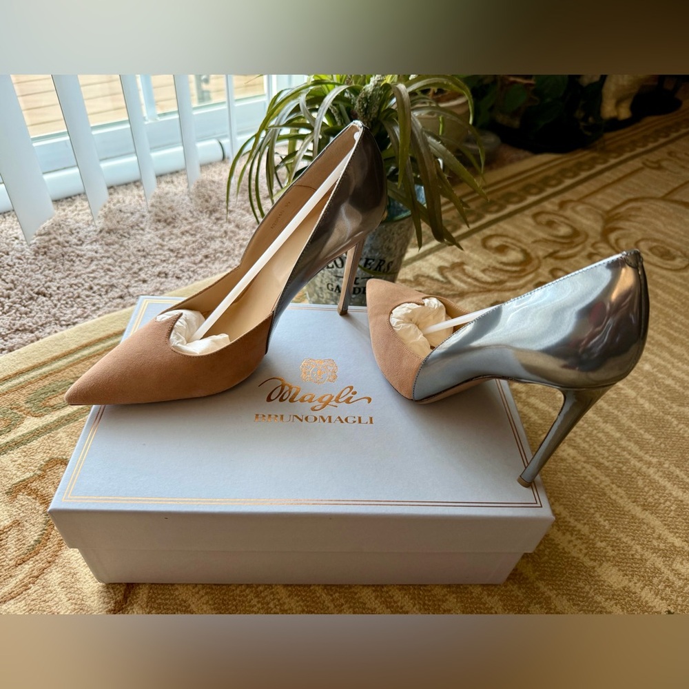 Bruno MagliSize 8:5Nude Suede/Silver New Antonia 105